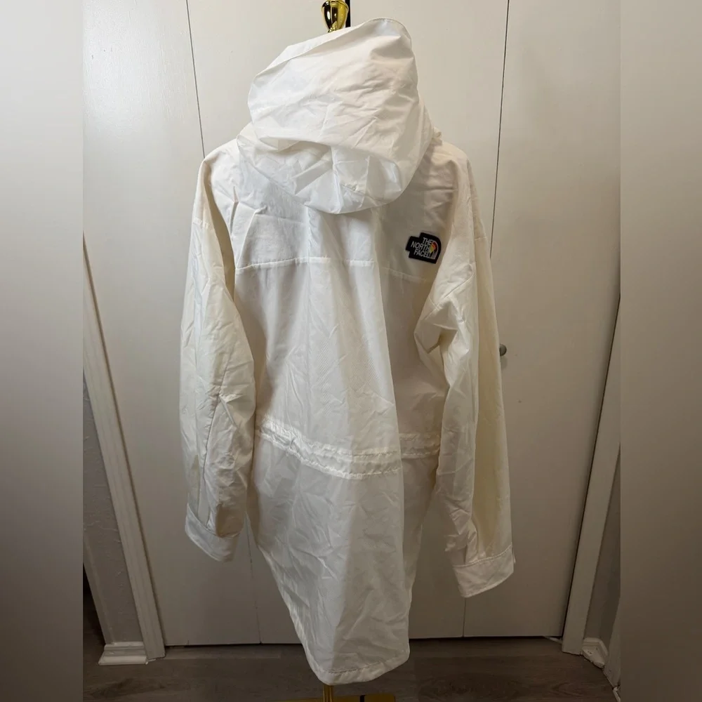 The North Face White Hooded Pullover Windbreaker